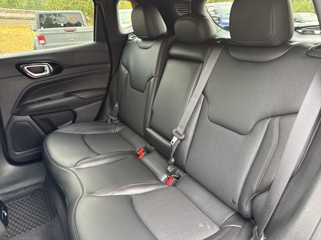 New 2026 Sting-Gray Clear-Coat Exterior Paint Jeep Trailhawk image 19