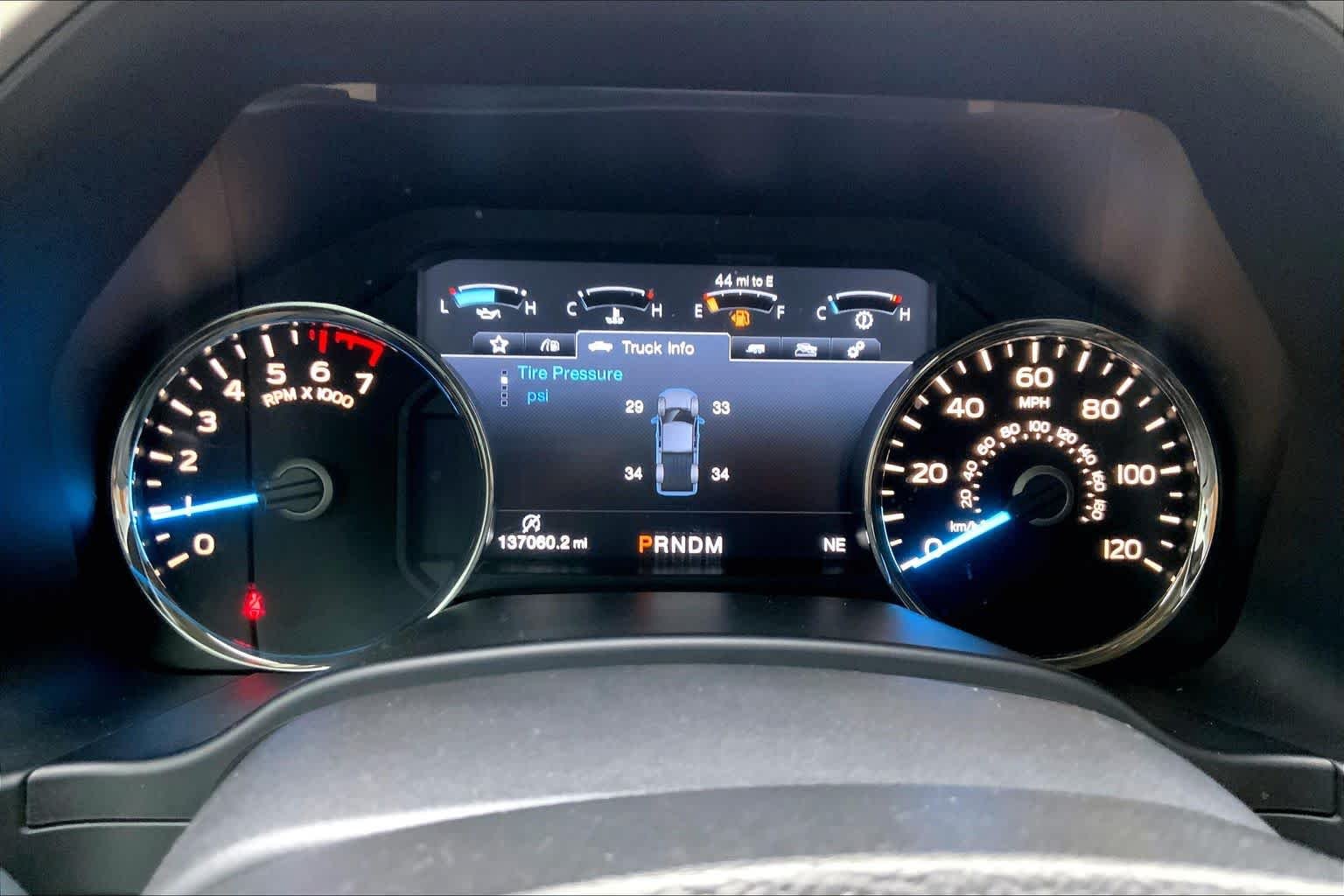 Used 2017 White Platinum Metallic Tri-Coat Ford Lariat image 23