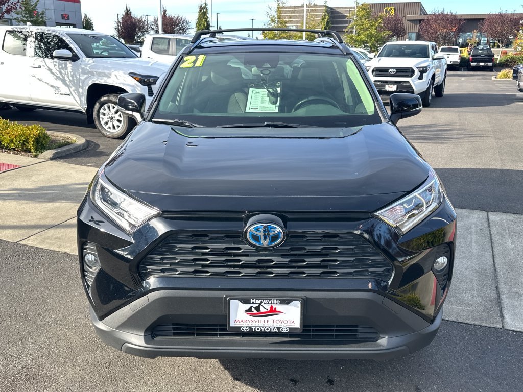 Used 2021 Midnight Black Metallic Toyota XLE image 8