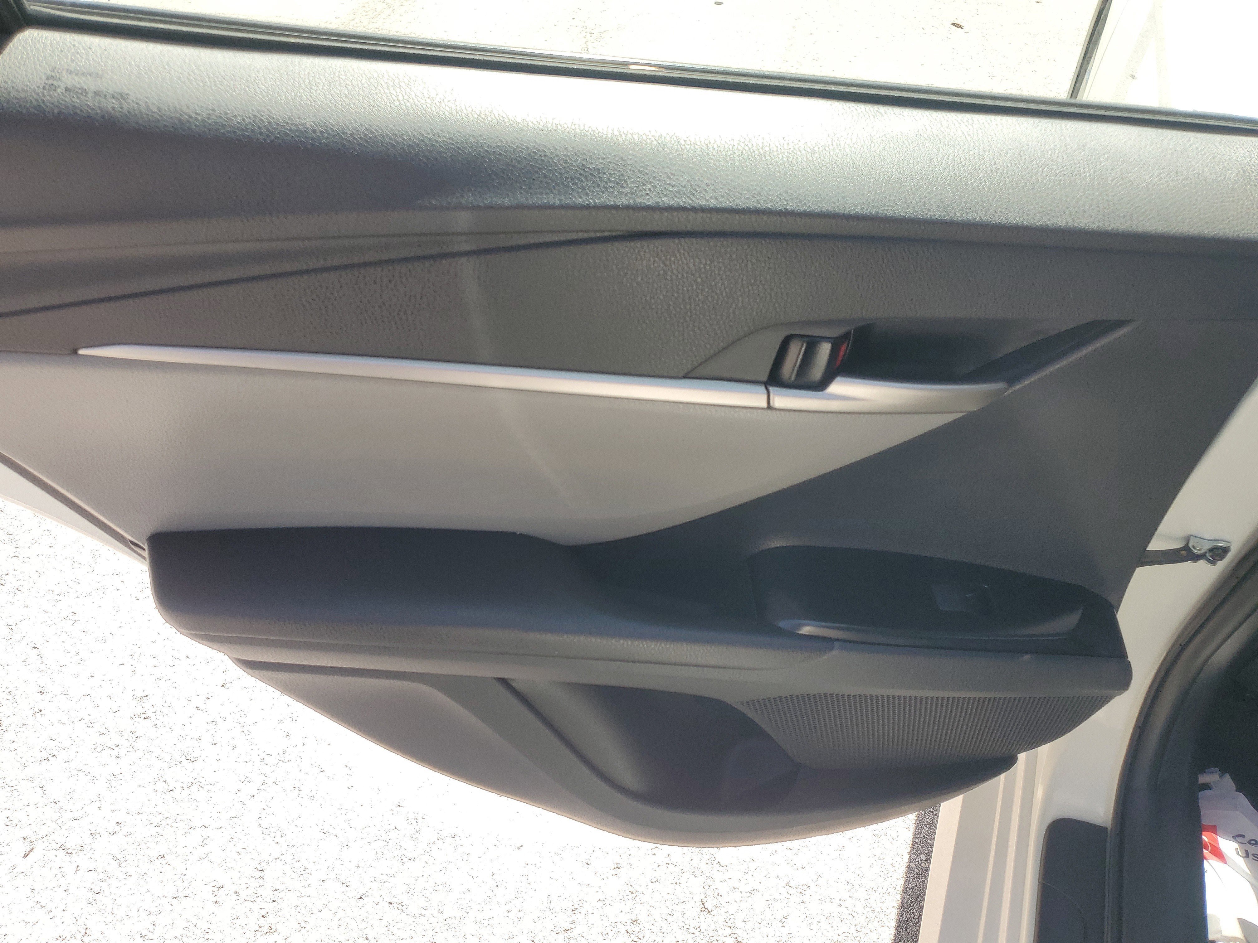 Used 2025 Ice Toyota LE image 14