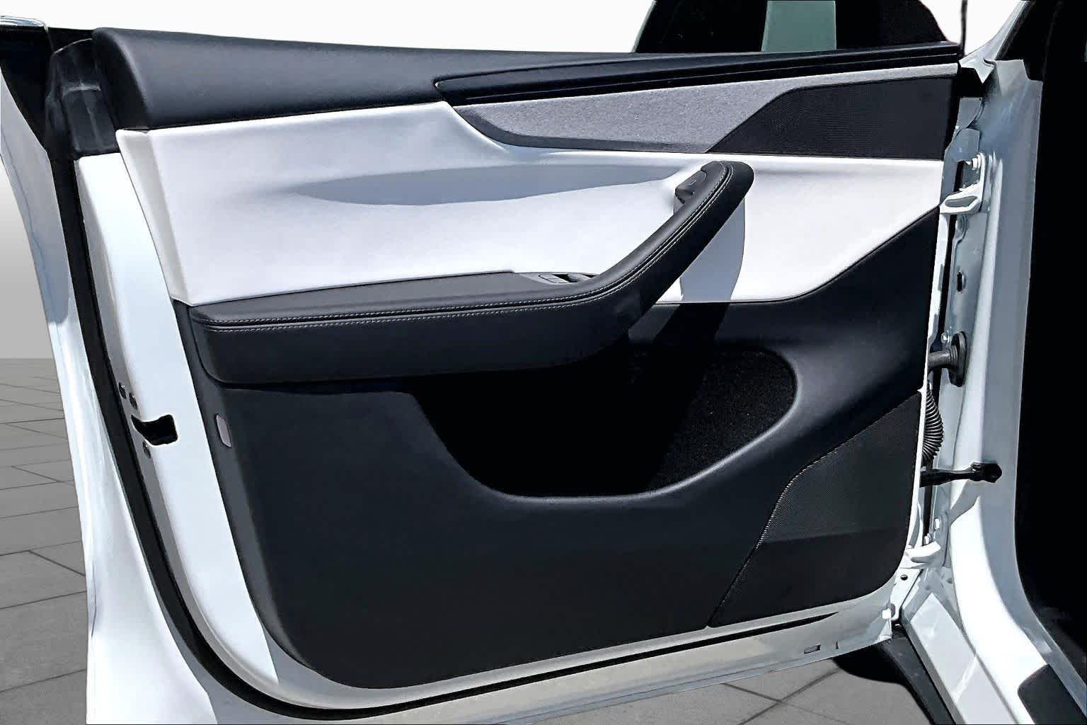 Used 2026  Tesla  image 24