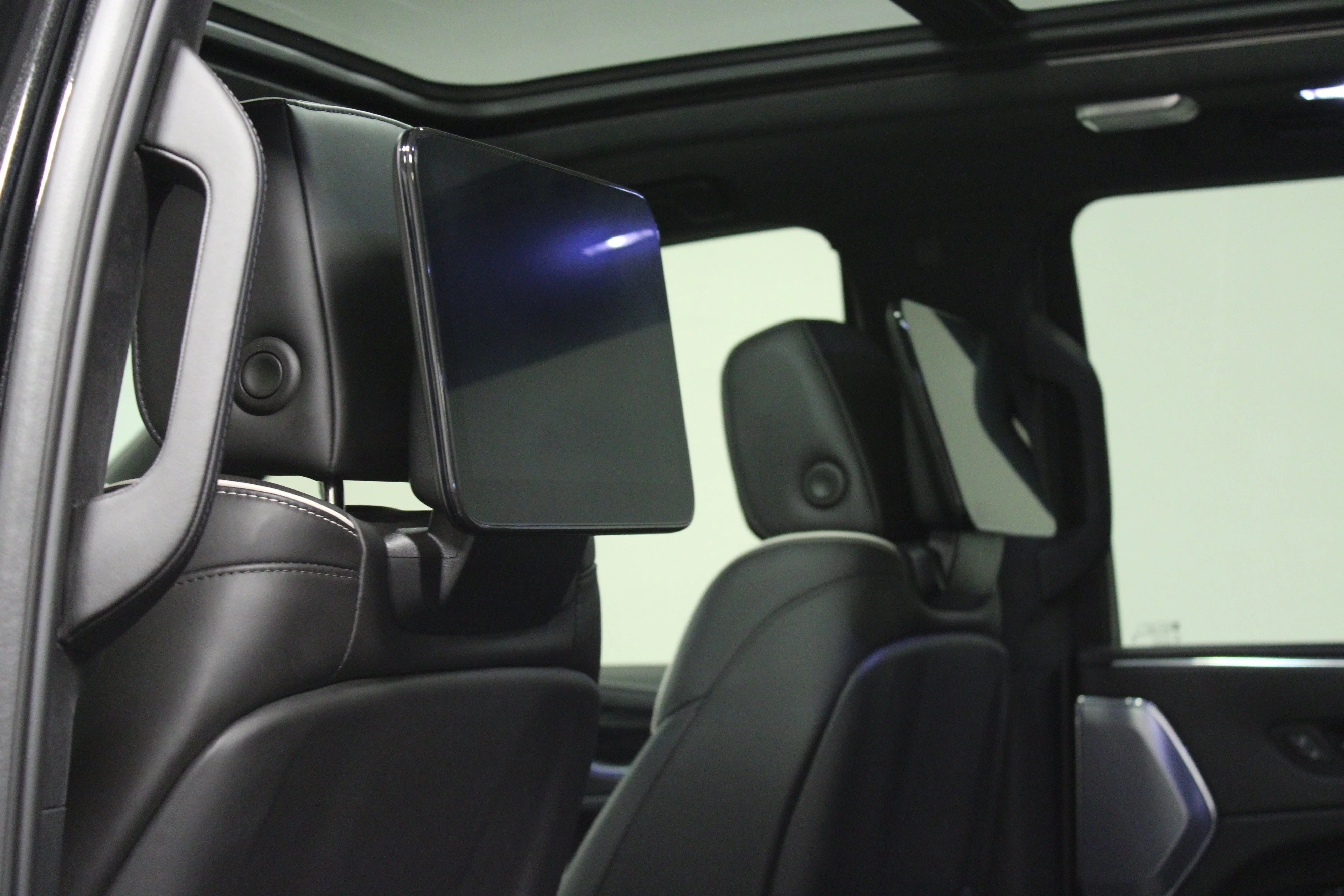 Used 2024 Black Diamond Tricoat Cadillac AWD V-Series image 13