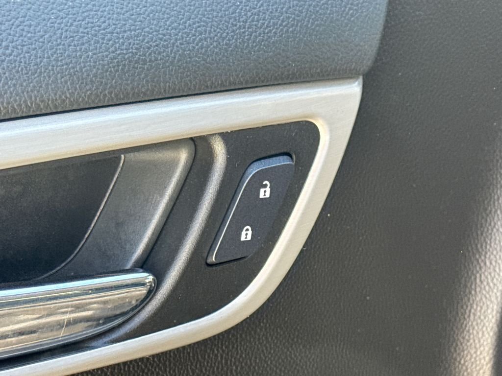 Used 2019 Black GMC Denali image 22