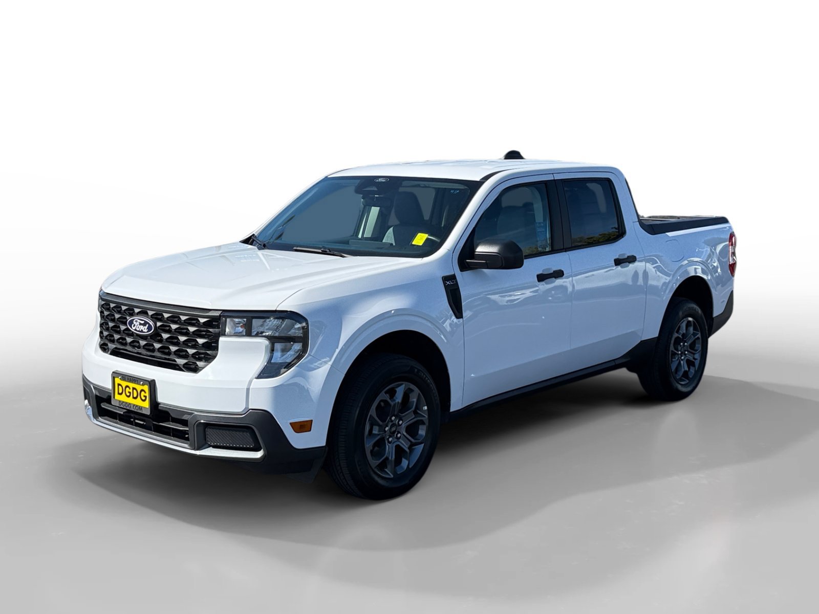Used 2026 Oxford White Ford XLT image 1