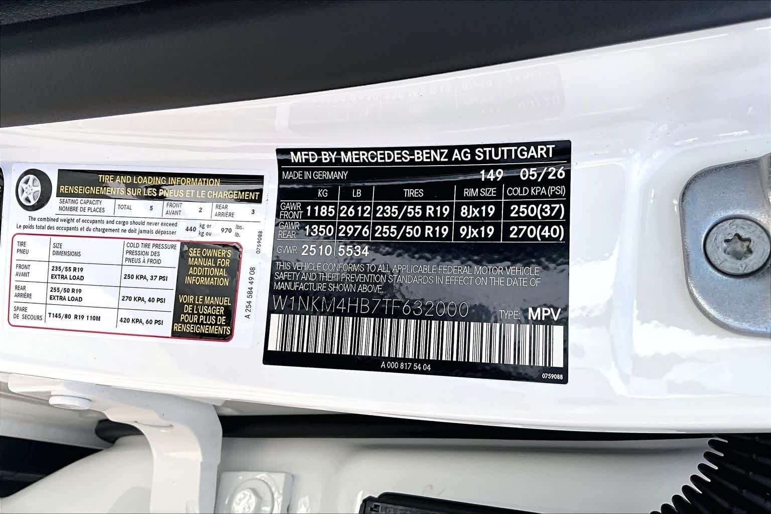 New 2026 Polar White Mercedes-Benz GLC 300 image 13