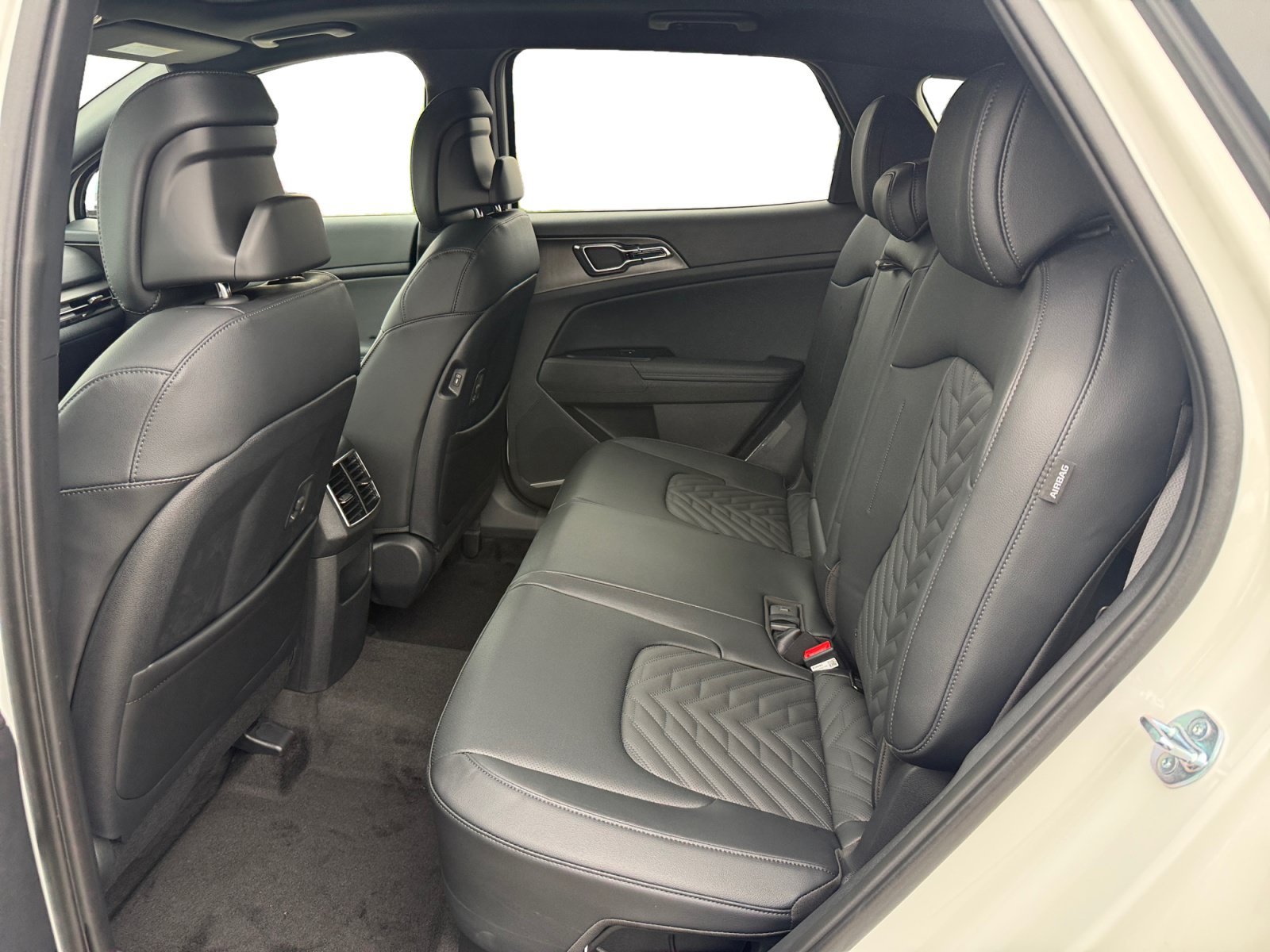 New 2027 Snow White Pearl Kia X-Line image 16