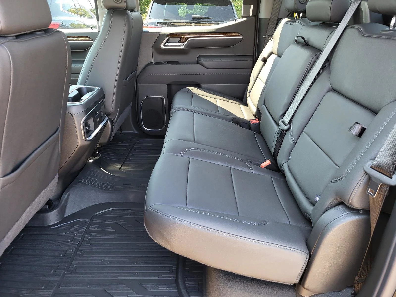 New 2026 Onyx Black GMC Elevation image 4
