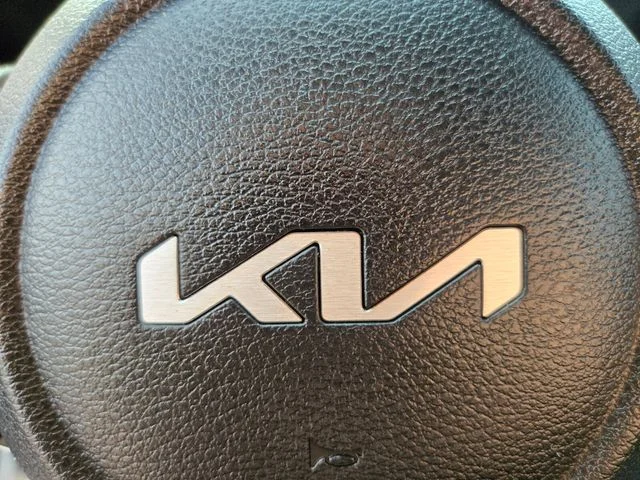 Used 2023 White Kia S image 30