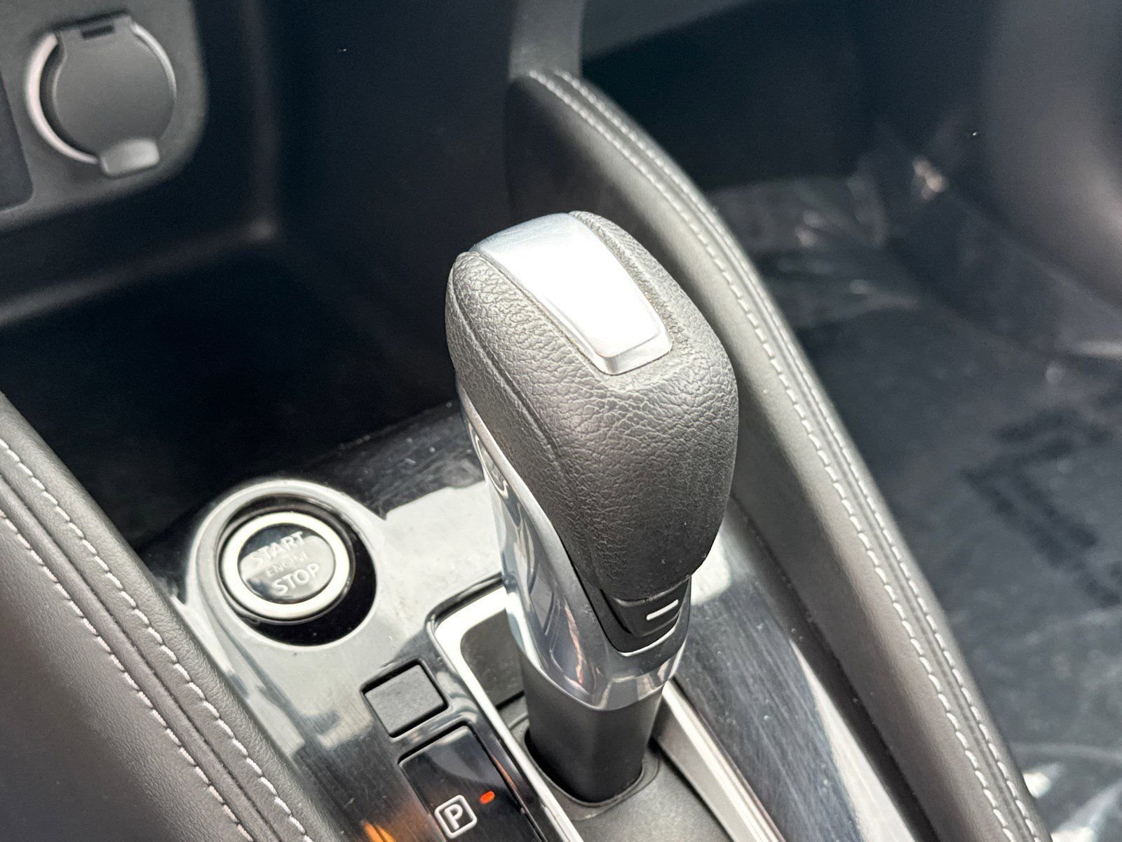 Used 2020 Silver Nissan SV image 25