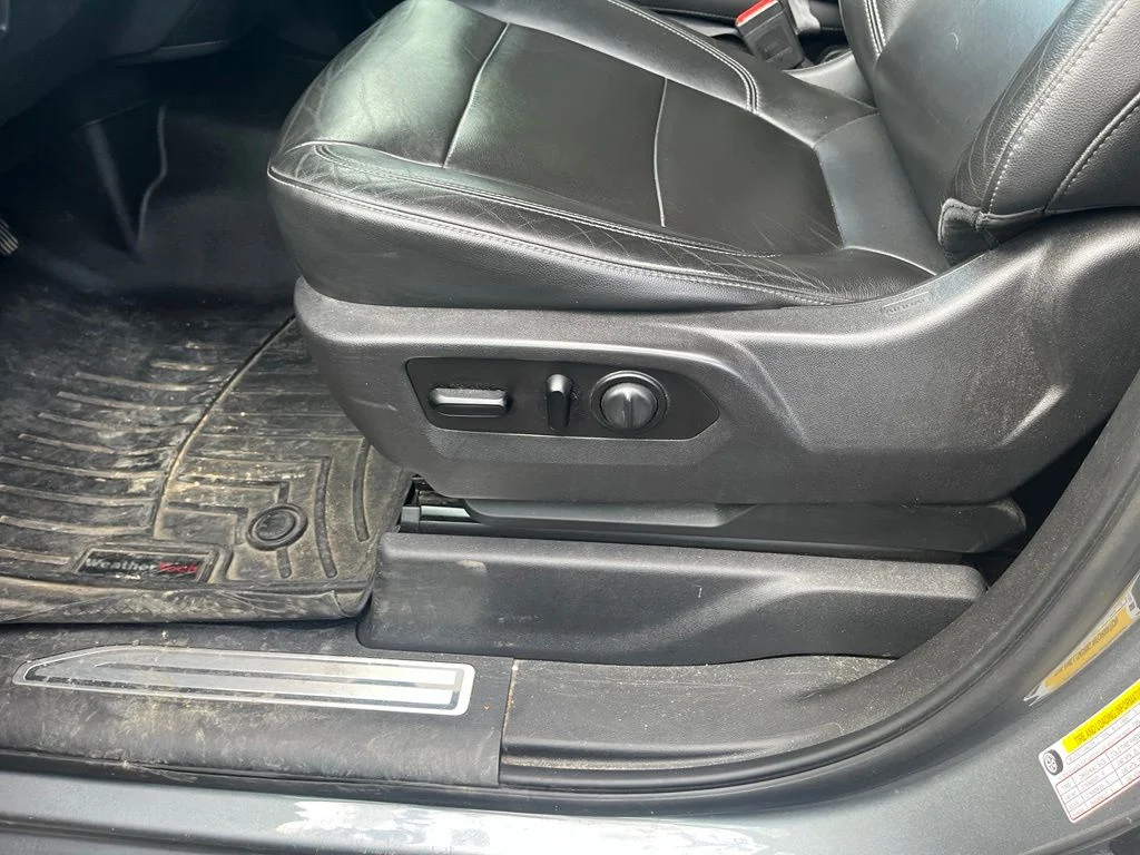 Used 2020 Gray Chevrolet LT image 3