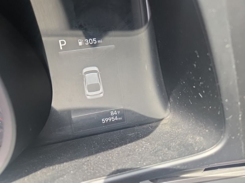Used 2022 Black Hyundai SEL image 2