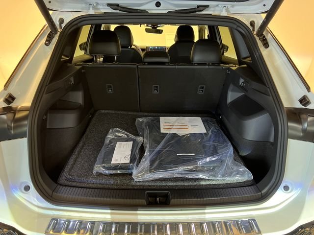 New 2026 White Volkswagen 2.0T SE R-Line Black image 21