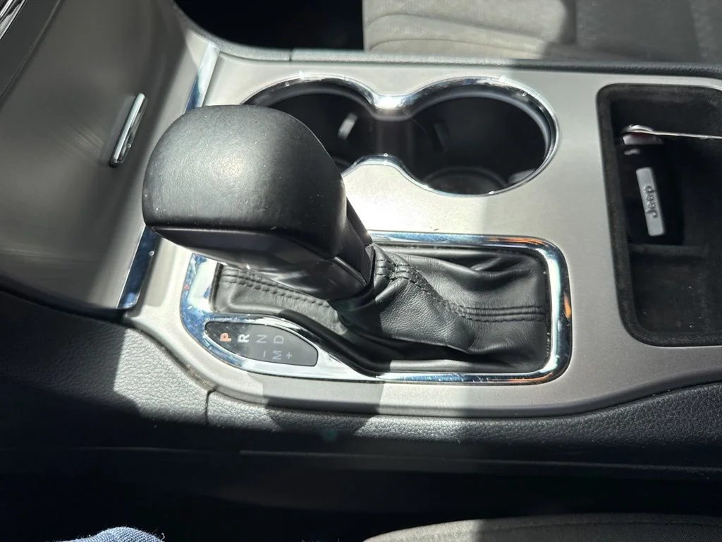 Used 2020 Bright White Clearcoat Jeep Laredo image 24