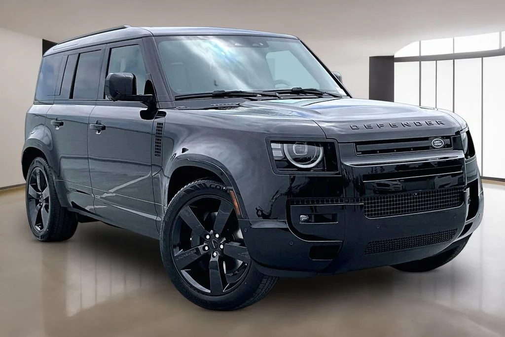 New 2026 Santorini Black LAND ROVER X-Dynamic SE image 2