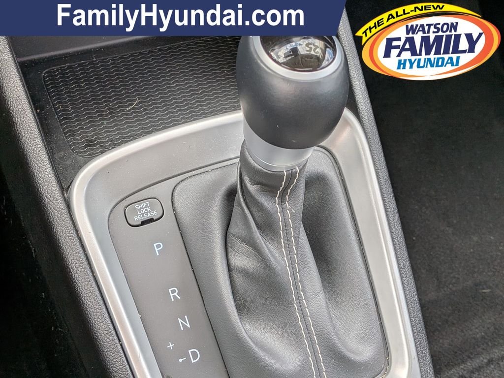 2025 Hyundai Venue SEL - Photo 20