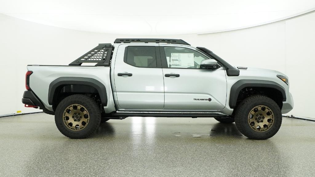 New 2026 Celestial Silver Metallic Toyota Trailhunter image 18