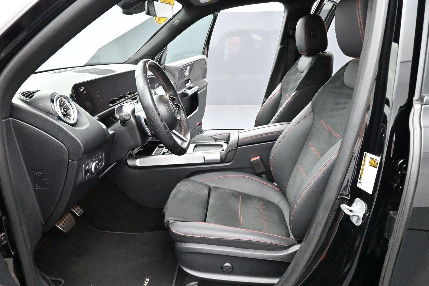 Used 2024 Black Mercedes-Benz GLB 250 image 14