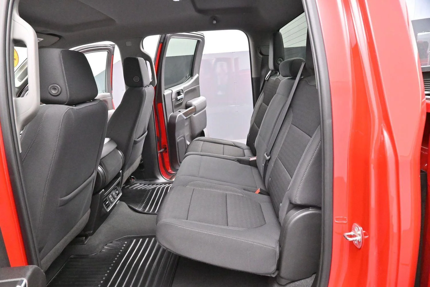 Used 2022 Cardinal Red GMC SLE image 27