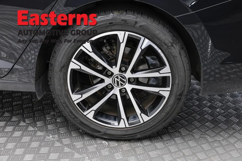 Used 2025 Black Volkswagen 1.5T Sport image 8