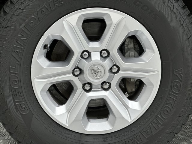 Used 2022 Gray Toyota SR5 Premium image 10