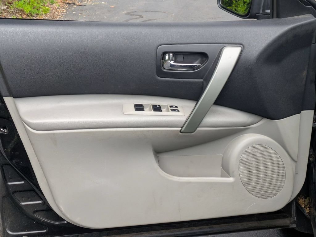 Used 2013 Black Nissan S image 8