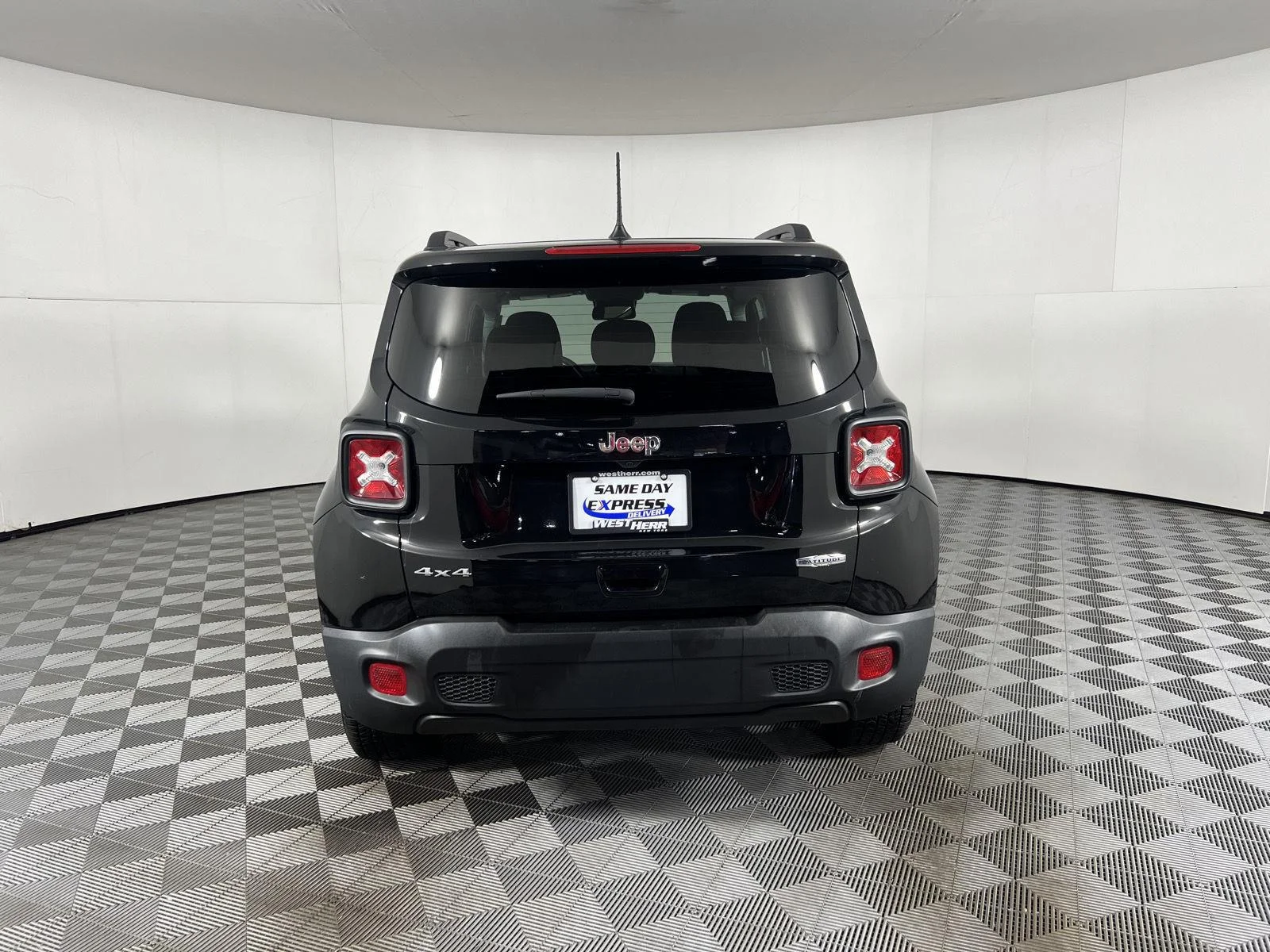 Used 2022 Black Clearcoat Jeep Latitude image 6