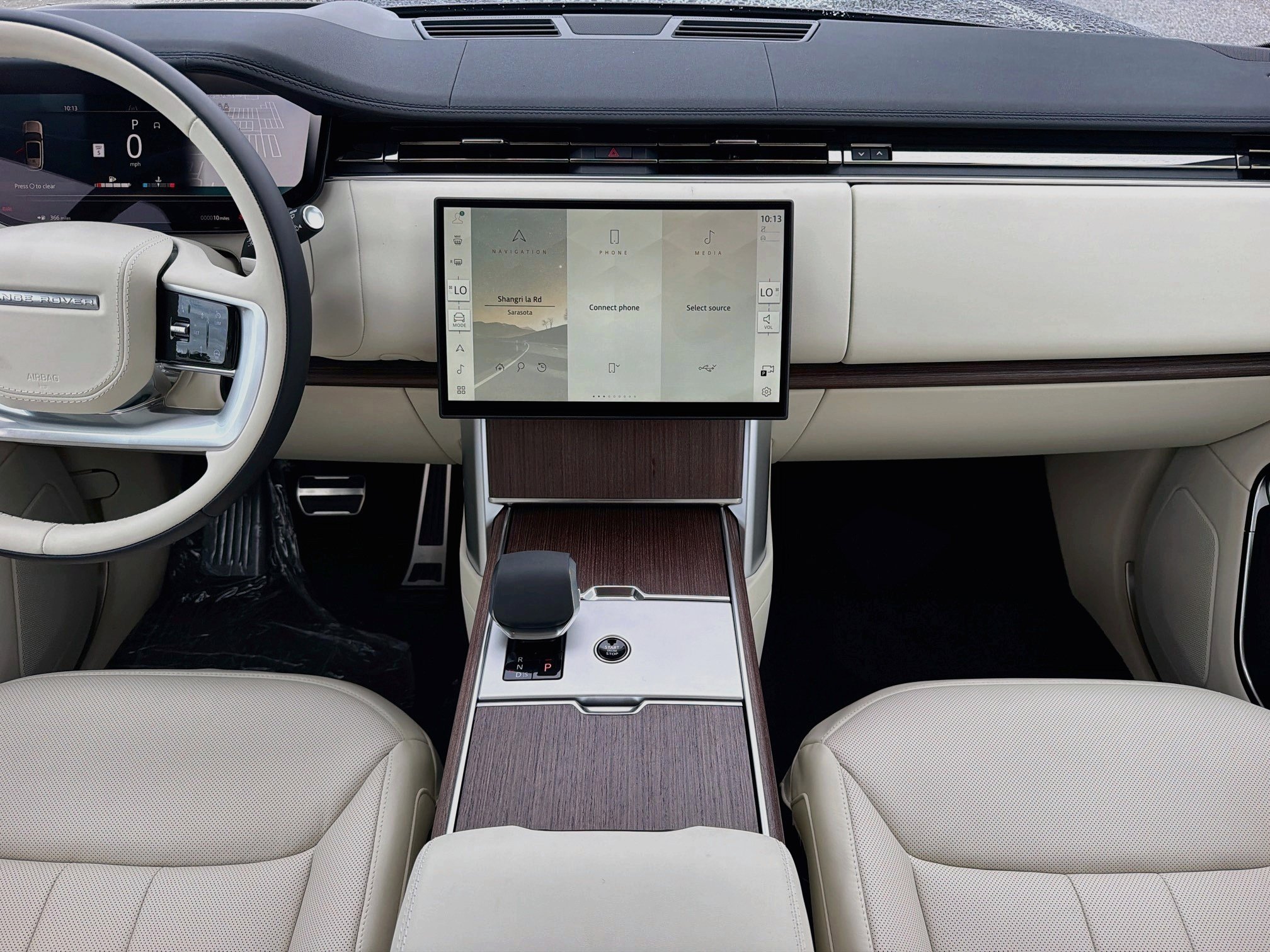 New 2026 Charente Grey Land Rover SE image 20