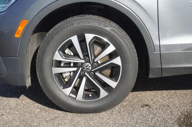 Used 2022 GRAY Volkswagen S image 14