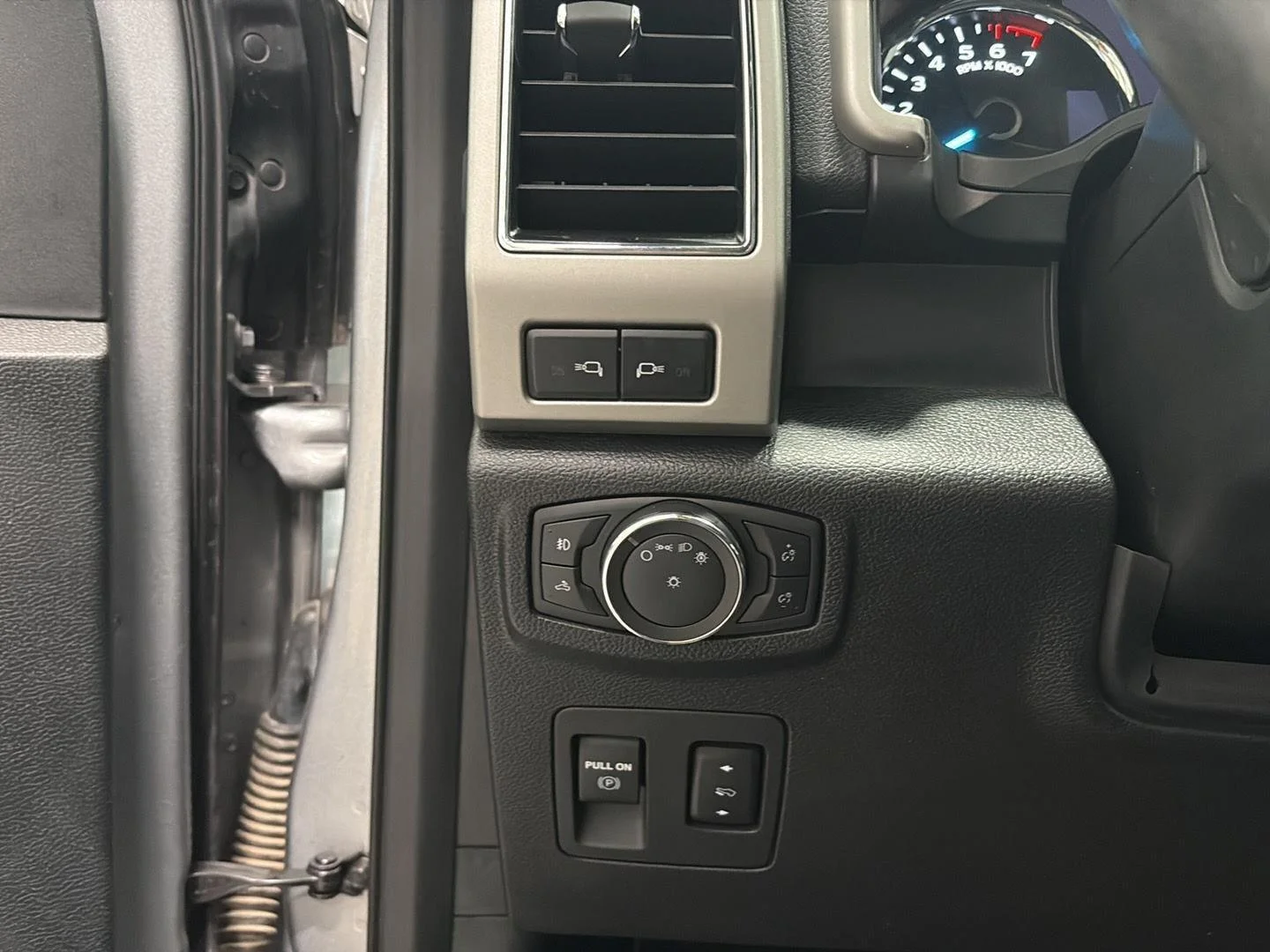 Used 2020 Iconic Silver Ford XL image 16