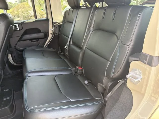 Used 2022 Beige Jeep Unlimited Rubicon 4x4 image 18