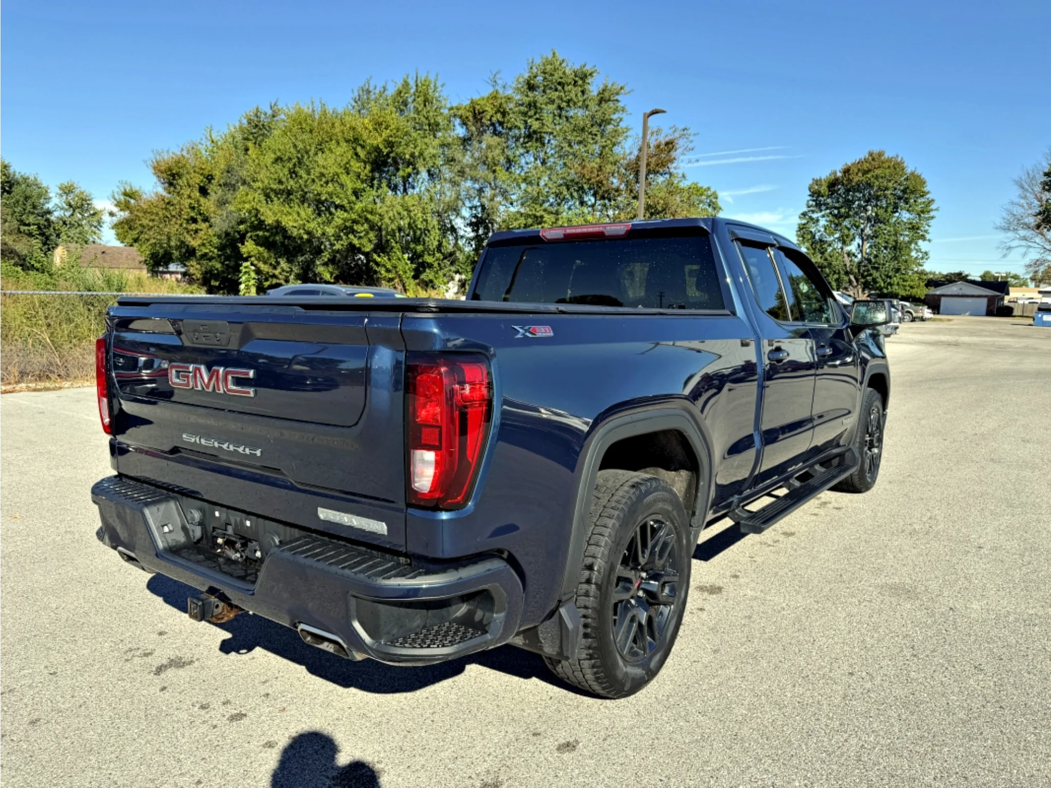 Used 2022 Pacific Blue Metallic GMC Elevation image 7