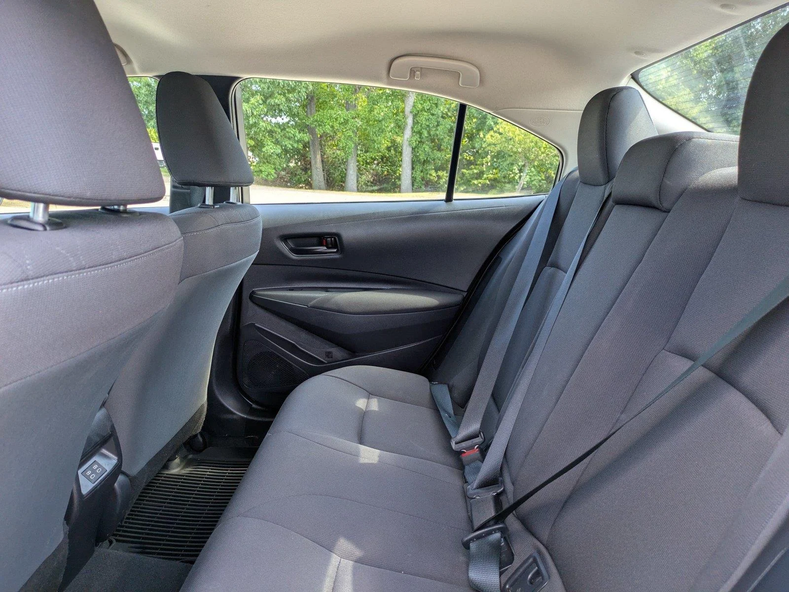 Certified Used 2025  Toyota LE image 13