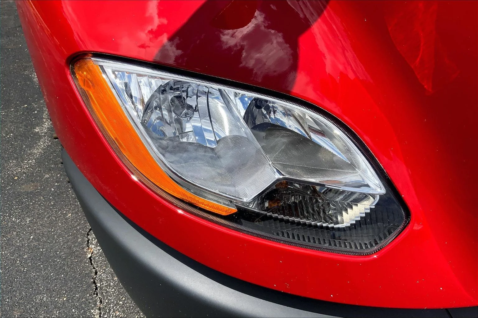 Used 2023 Red International  image 31