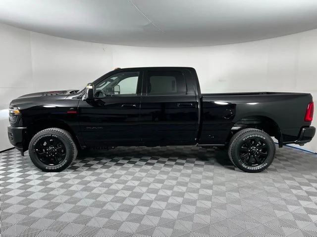 New 2026 Diamond Black Crystal Pearl-Coat Exterior Paint RAM Laramie image 4