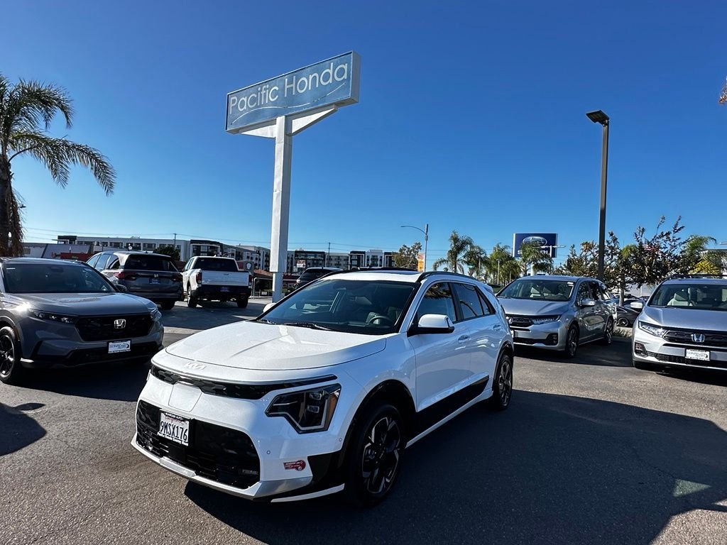 Used 2024 Kia Niro Wave with VIN KNDCT3L19R5101922 for sale in San Diego, CA