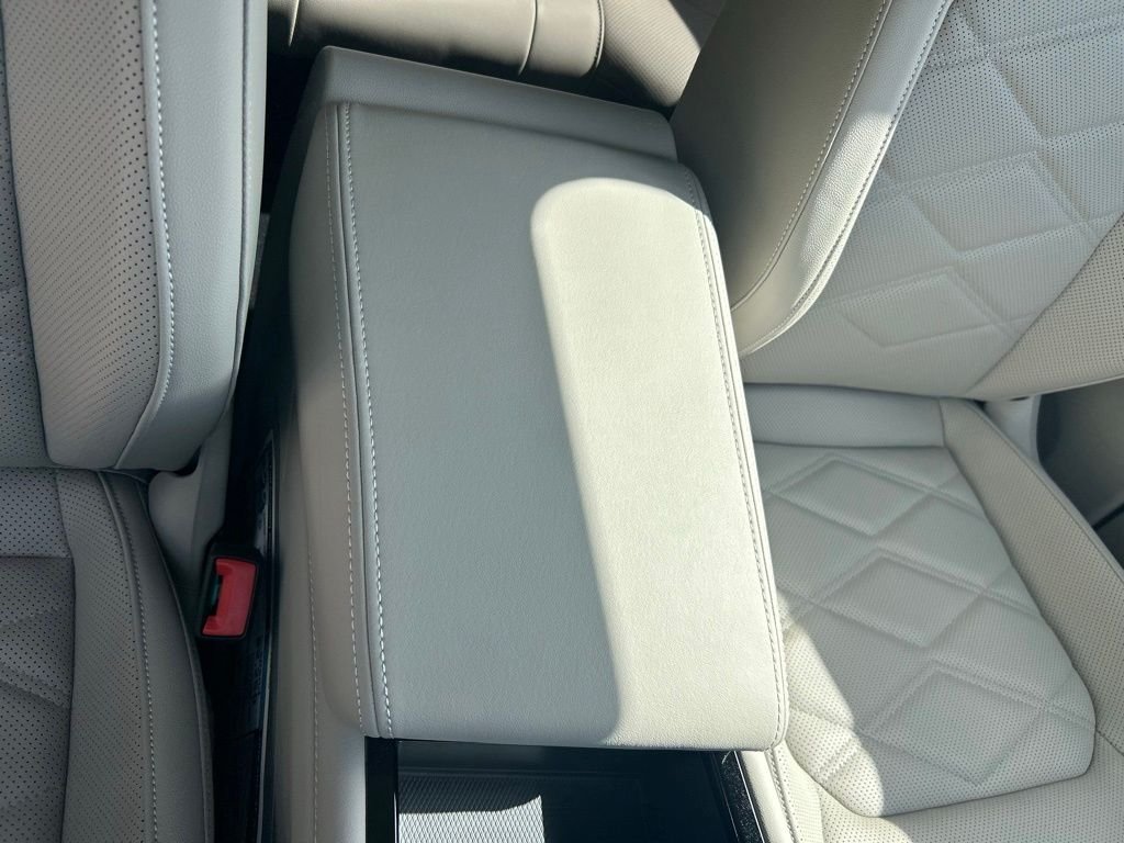 New 2026 White/off-white Volkswagen 2.0T SE w/Technology image 37