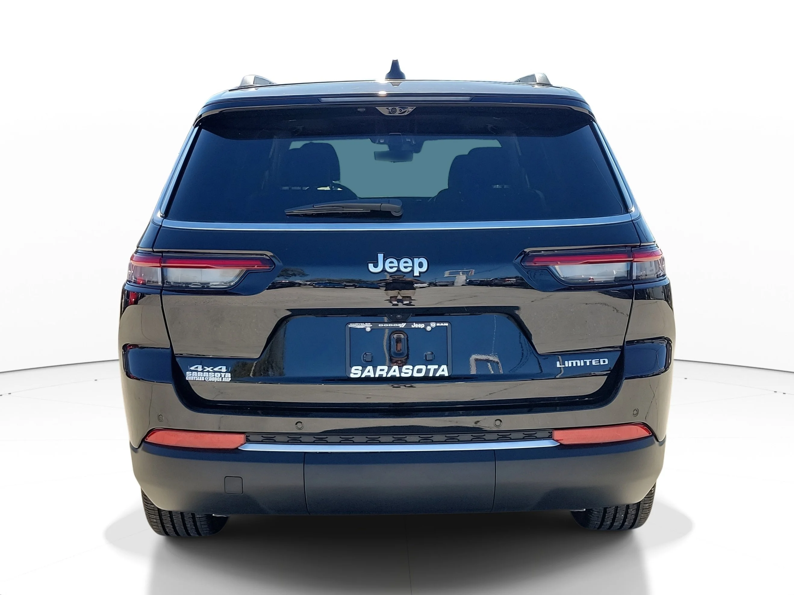 New 2026 Diamond Black Crystal Pearlcoat Jeep Limited image 5