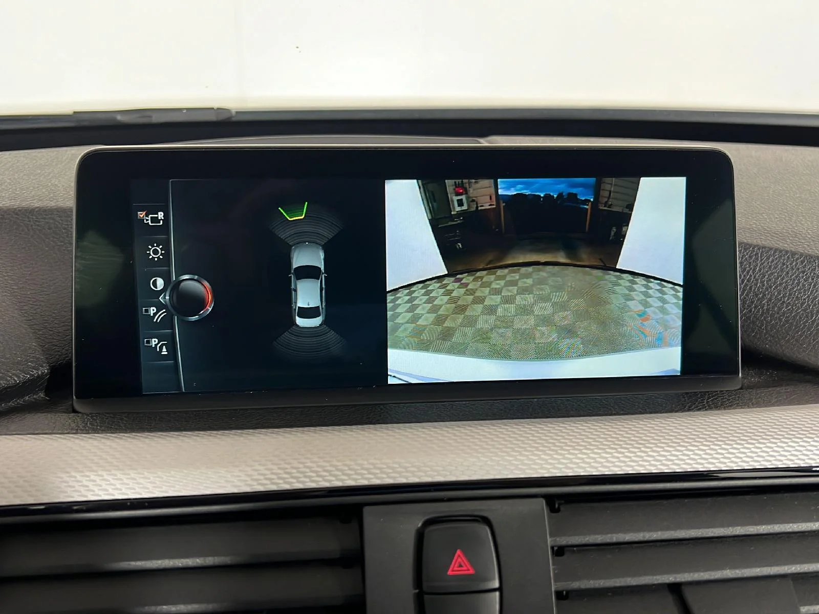 Used 2017  BMW 330i xDrive image 10