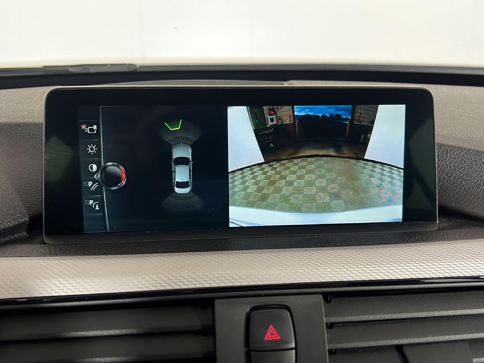 Used 2017  BMW 330i xDrive image 10