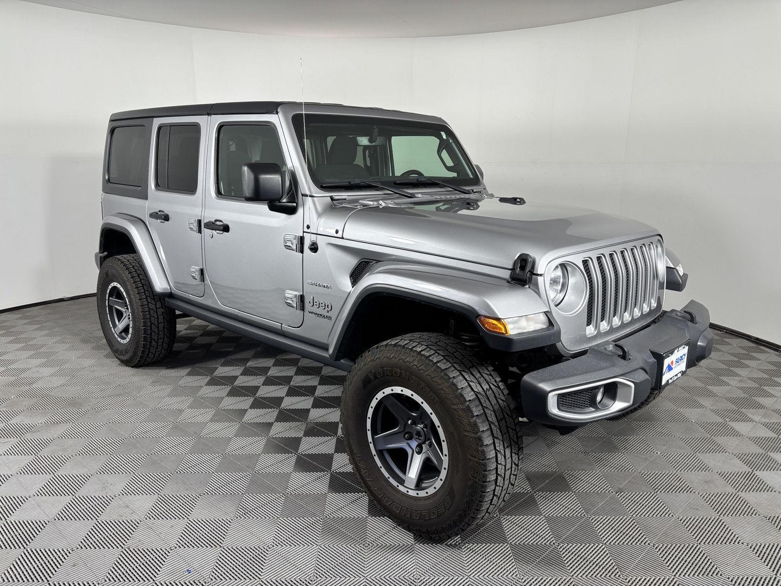 Used 2020 Billet Silver Metallic Jeep Sahara image 8