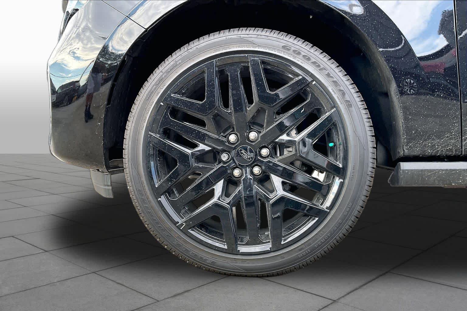 New 2026 Agate Black Metallic Ford Platinum image 8