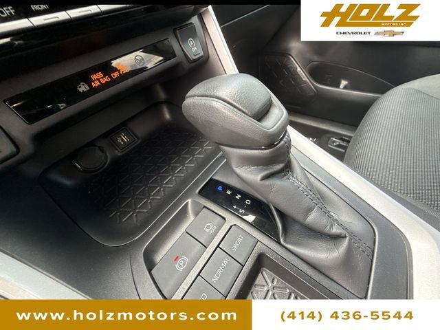 Used 2025 White Toyota LE image 15