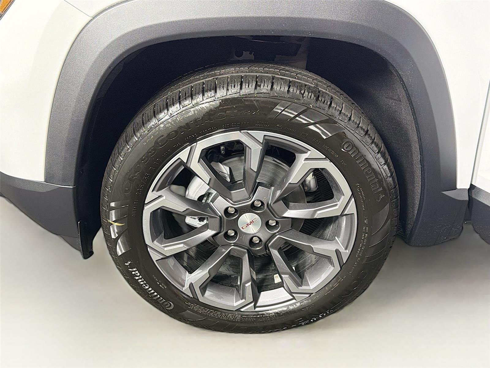 New 2026 Summit White GMC Elevation image 34