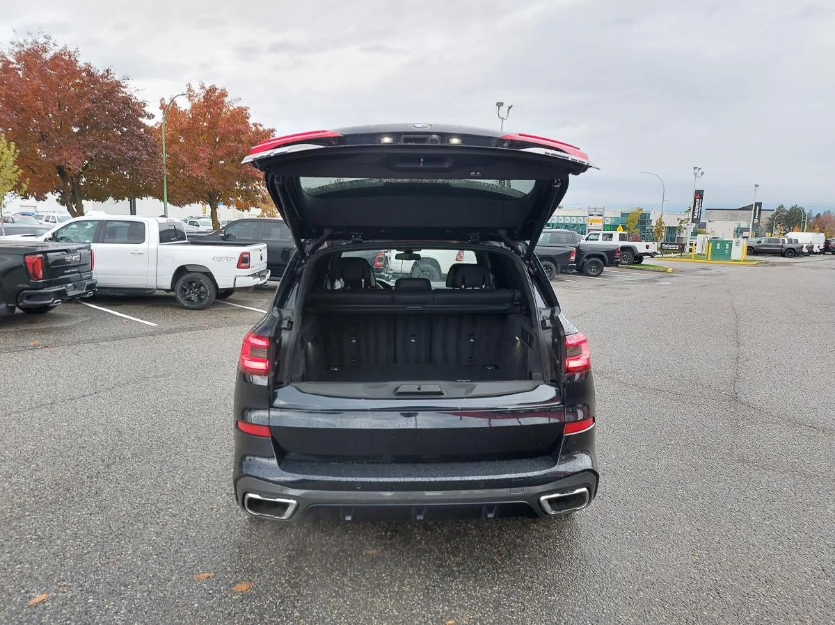 Used 2019 Black BMW xDrive50i Sports Activity Vehicle image 8