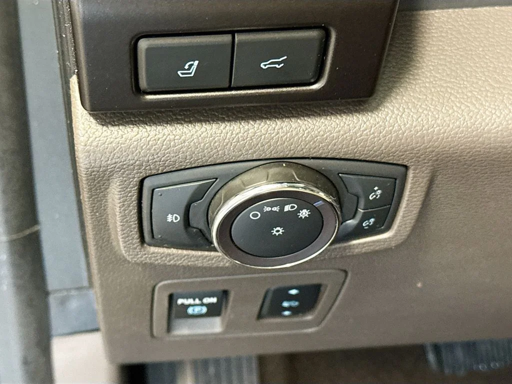 Used 2019 Gray Ford Limited image 11