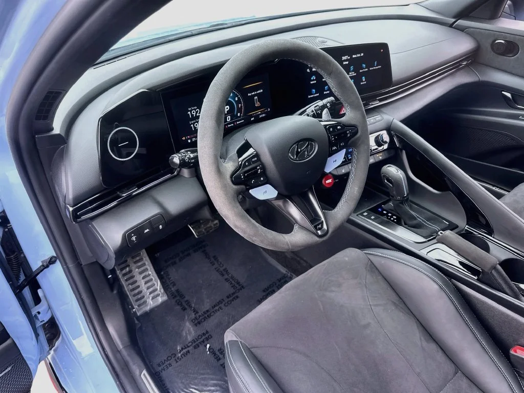Used 2022 Blue Hyundai Base image 9