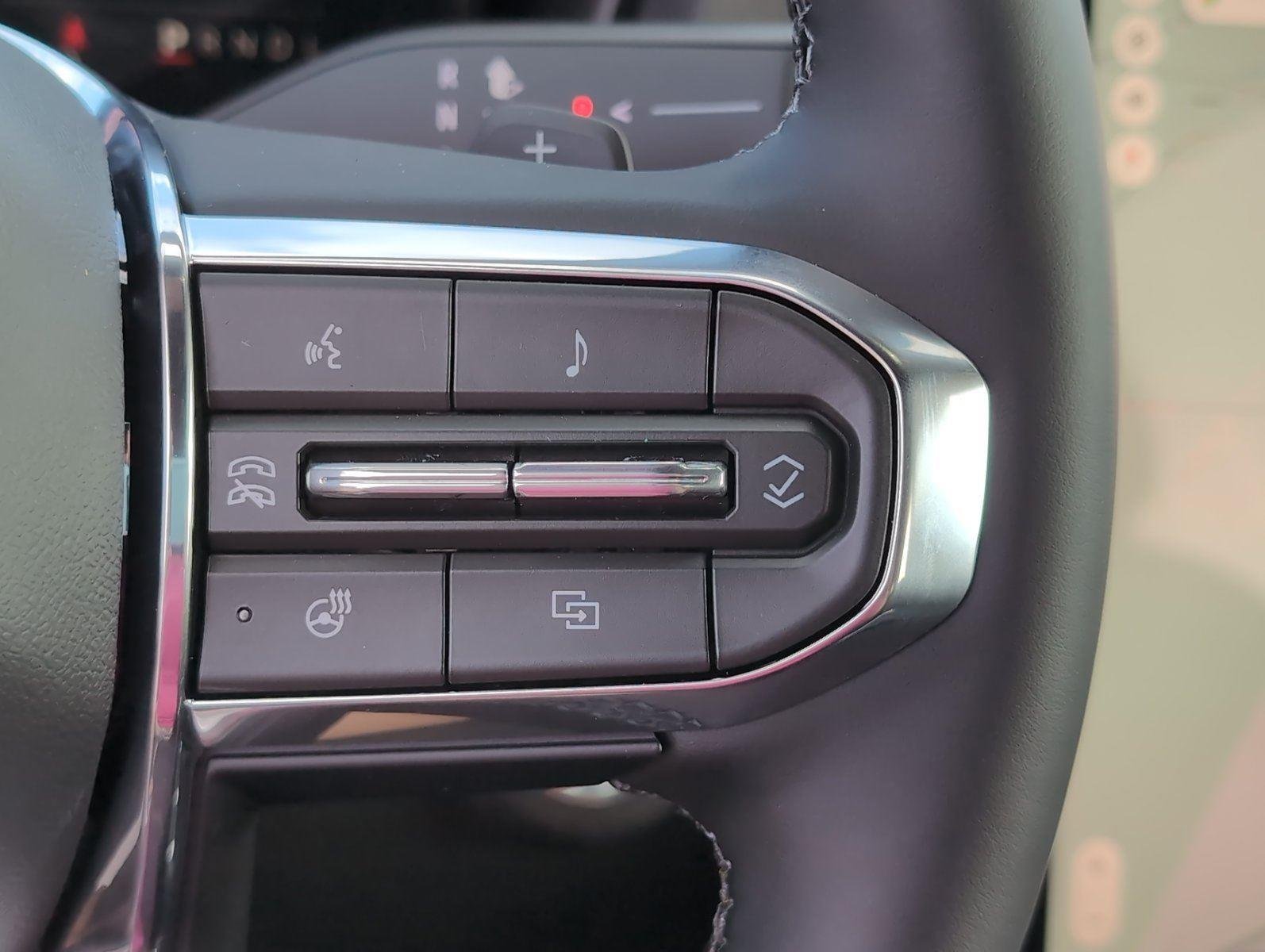 New 2026 Sterling Metallic GMC Elevation image 21