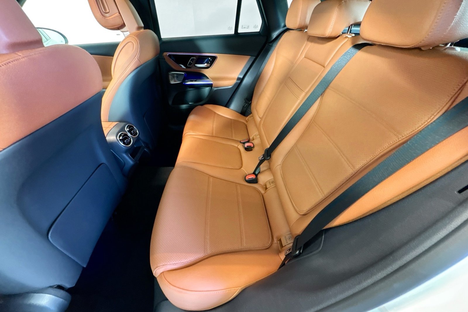 New 2026 Polar White Mercedes-Benz GLC 300 image 22