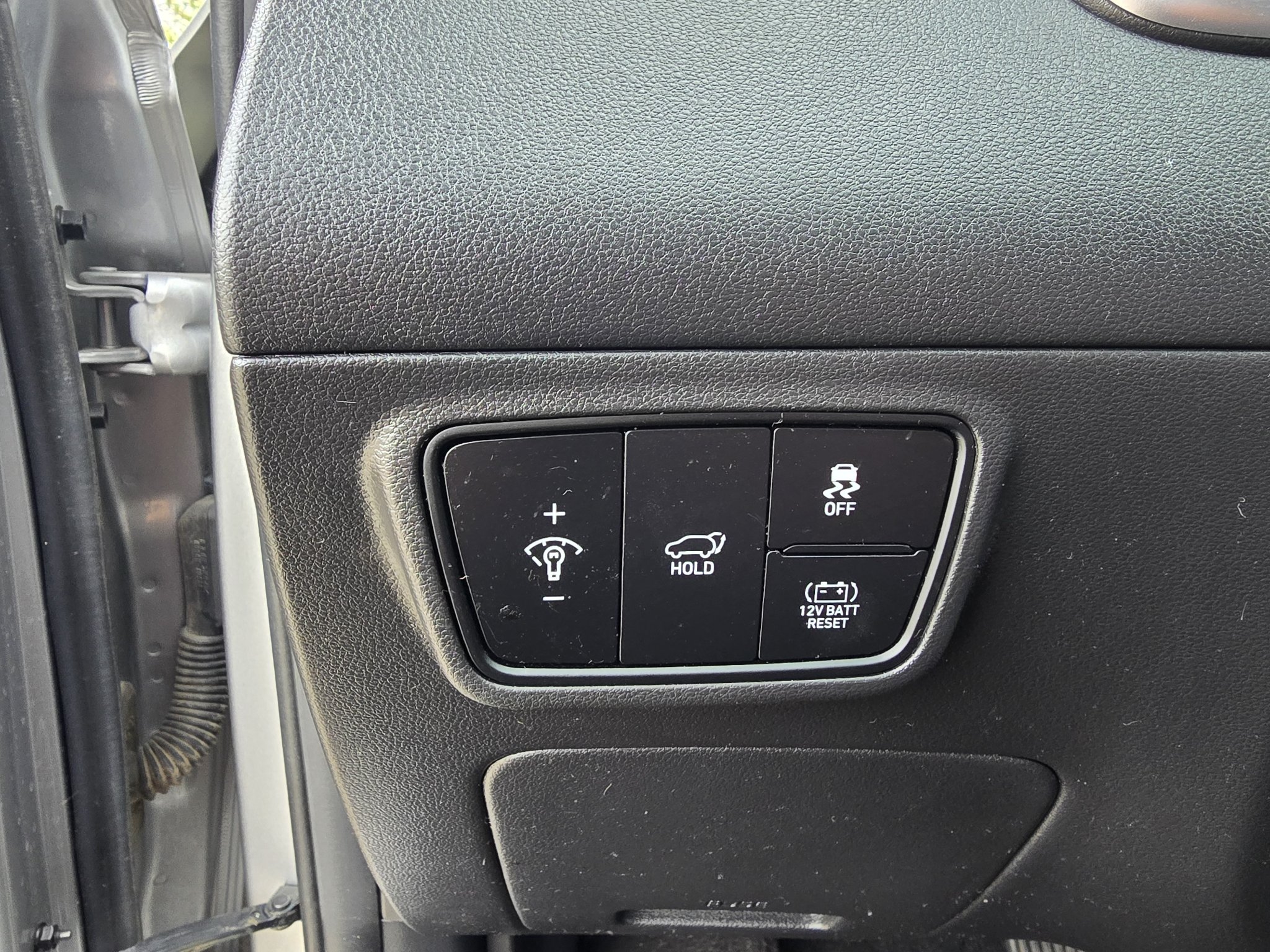 Used 2023 Shimmering Silver Hyundai Blue image 19