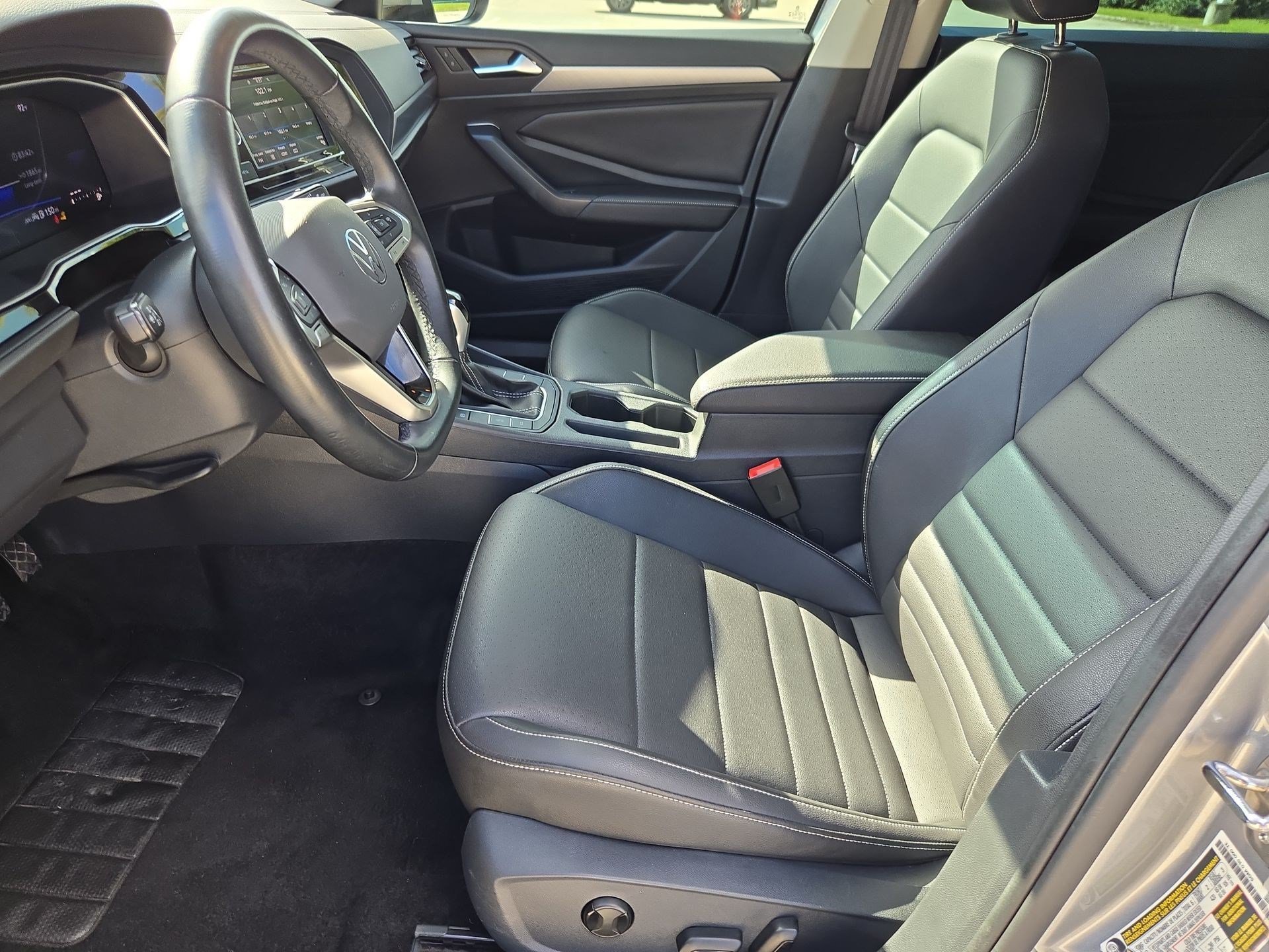 Used 2024 Silver Volkswagen SE image 15